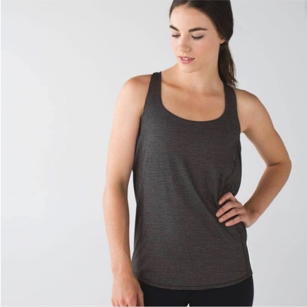 Lululemon tank free to be bra, charcoal with built in polka dot bra, size 6